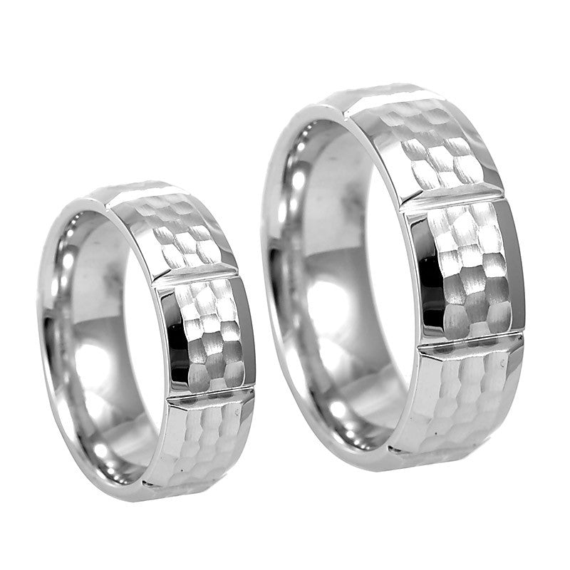 Shiny Hammered 14K White Gold Rounded Comfort Fit Band with Milled Vertical Grooves
