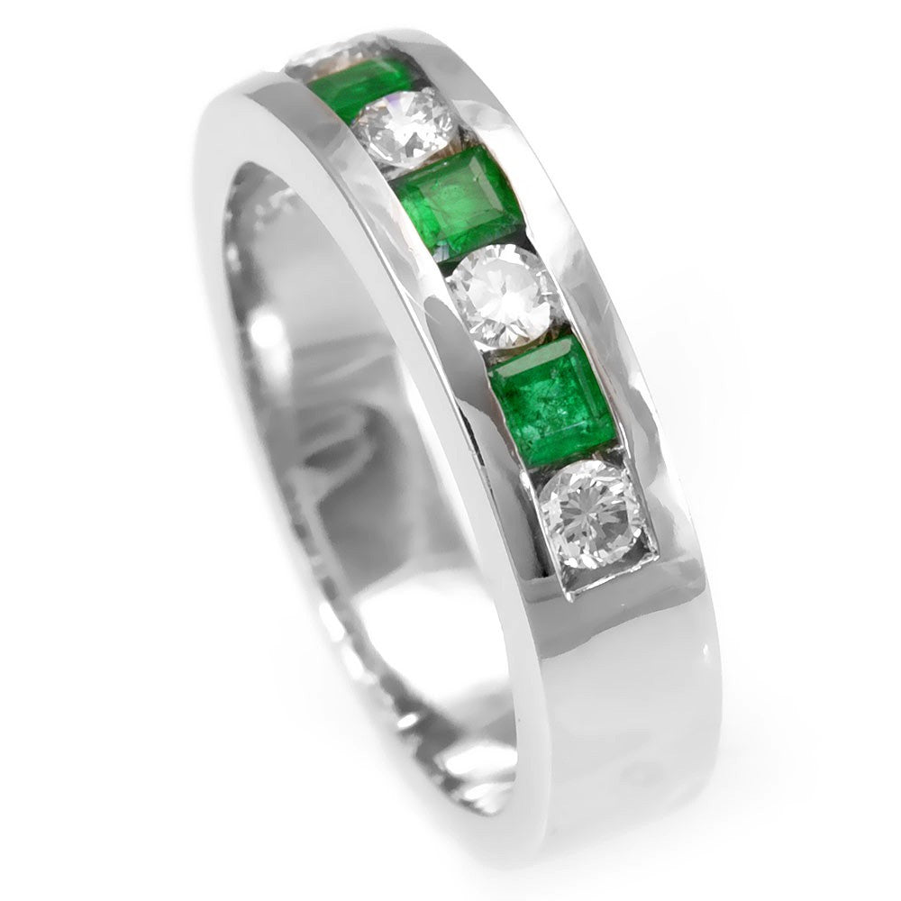 Round Diamond and Emerald in 14K White Gold Band