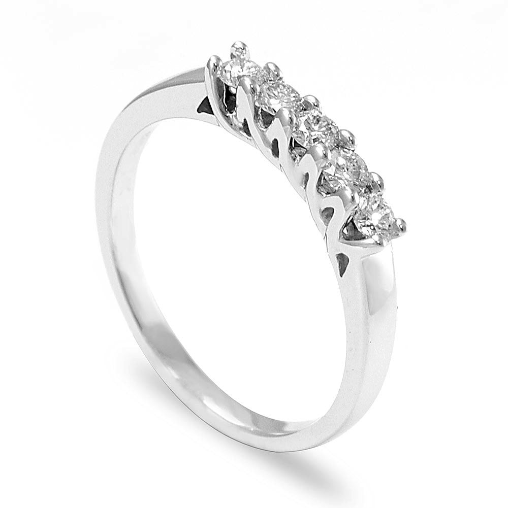 5 Diamonds Ladies Ring in 14K White Gold